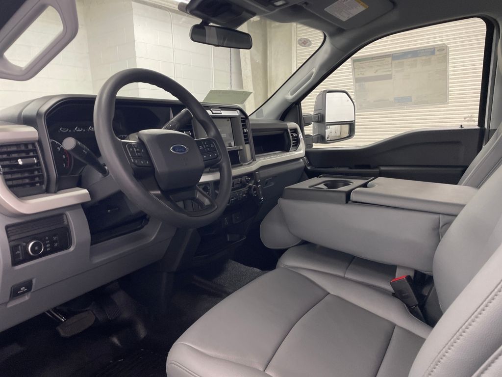 2026 Ford F-350 photo 4
