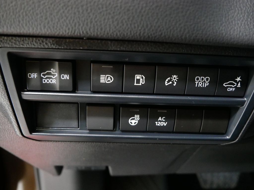 2025 Toyota Tundra Limited - Photo 16