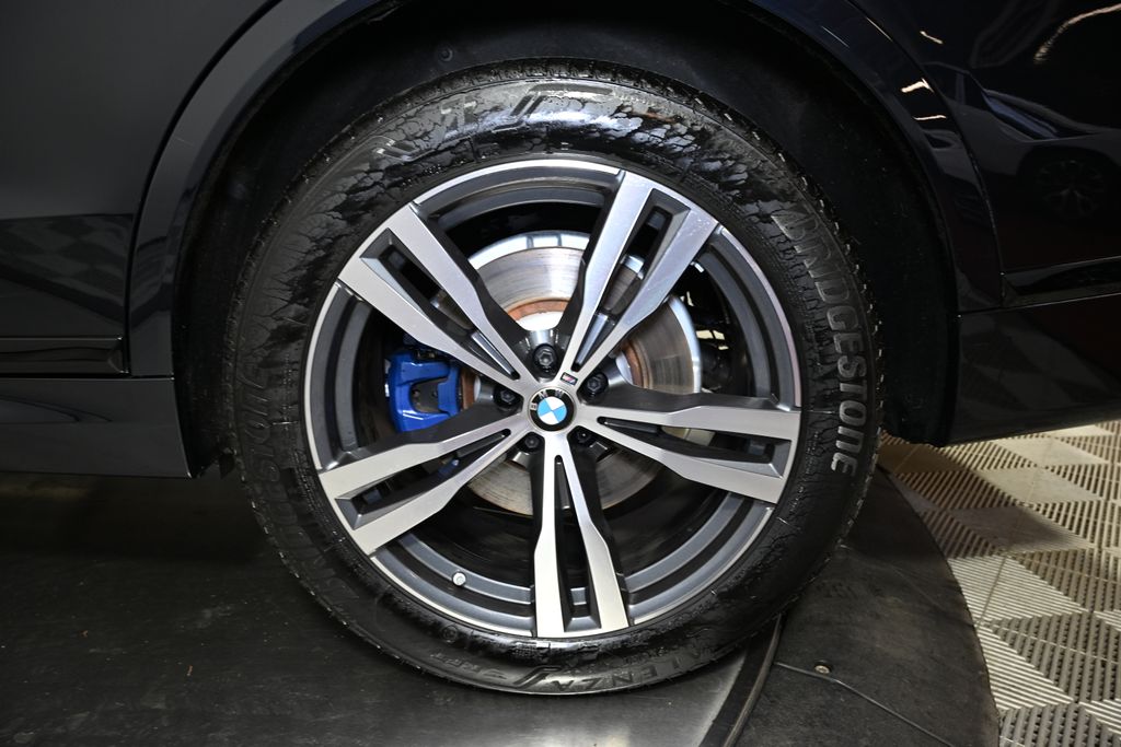Thumbnail: 2025 BMW X7 - 11