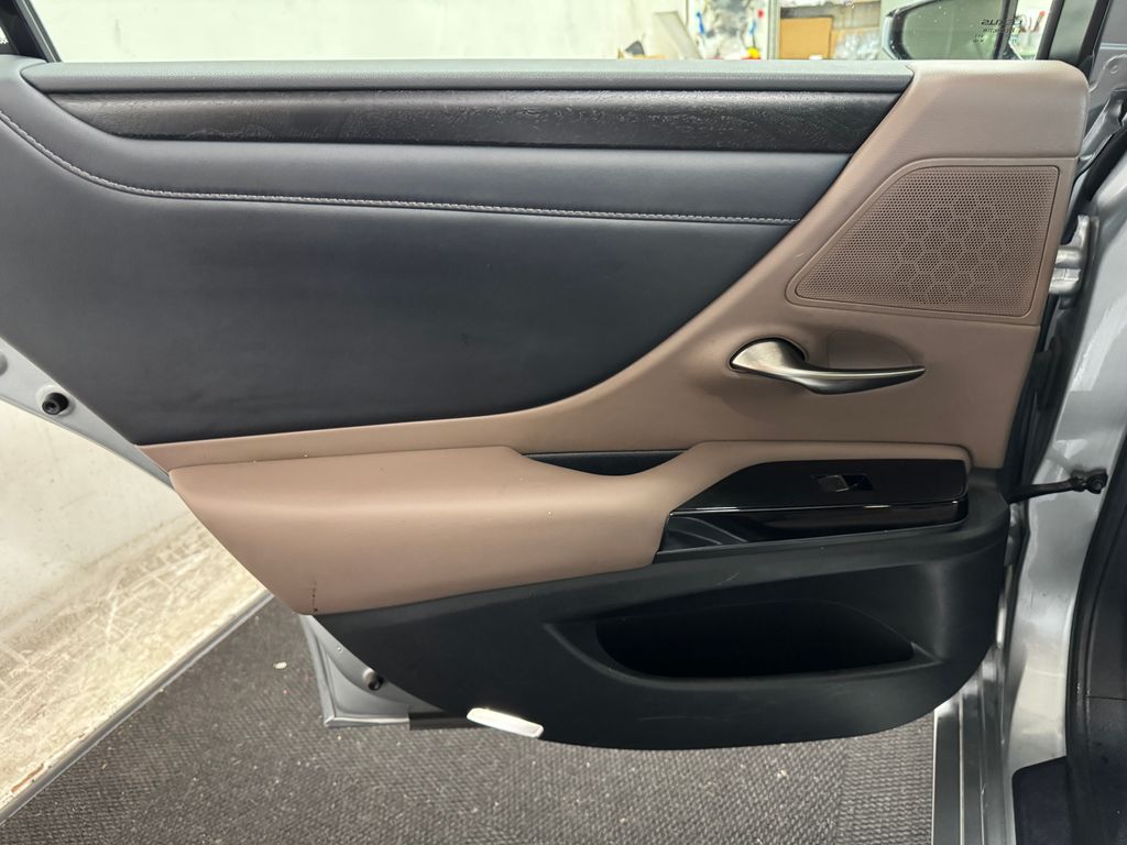 2022 Lexus ES 350