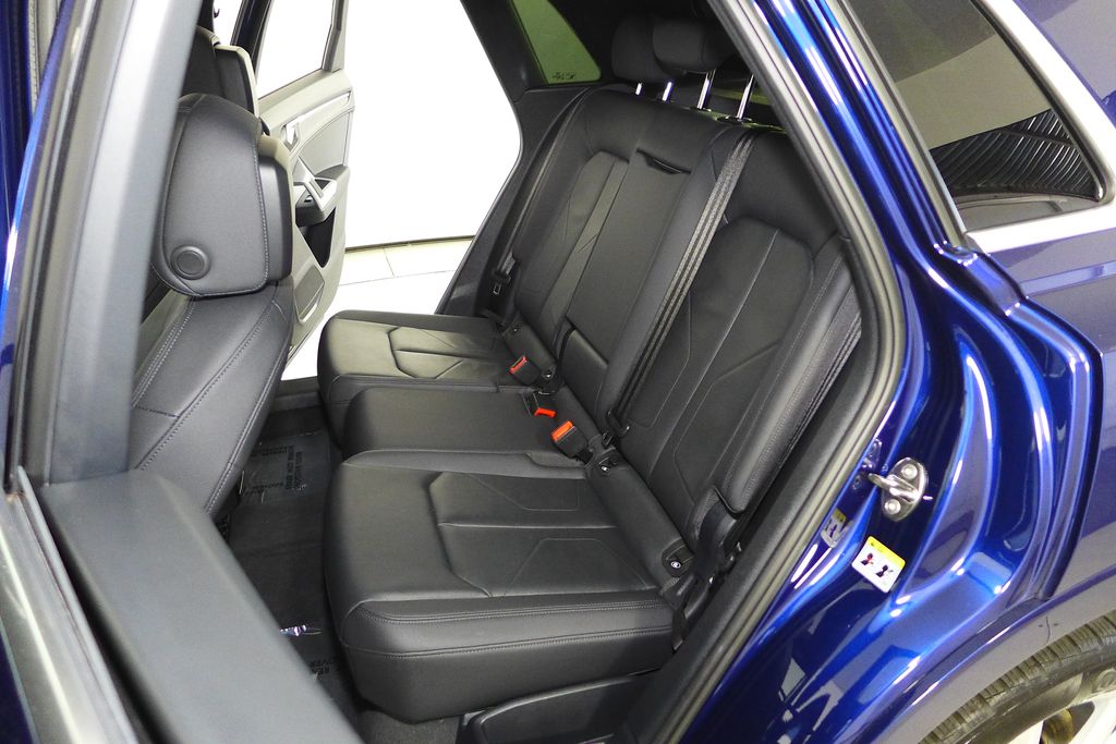 Thumbnail: 2022 Audi Q3 - 21