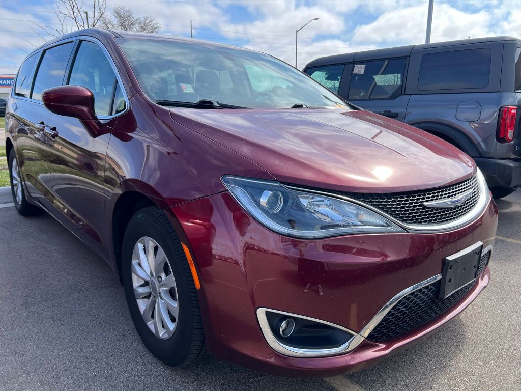 Velvet Red Pearlcoat 2018 Chrysler Pacifica Touring Plus FWD Minivan Front-Wheel Drive 9-Speed Automatic