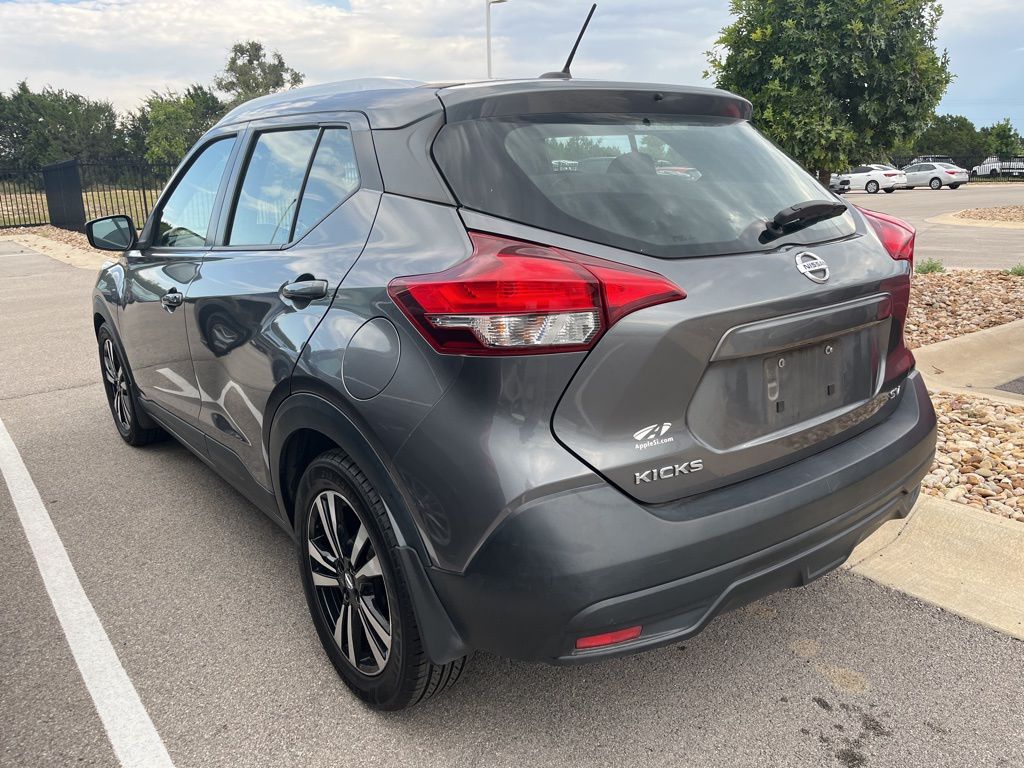 Thumbnail: 2019 Nissan Kicks - 4