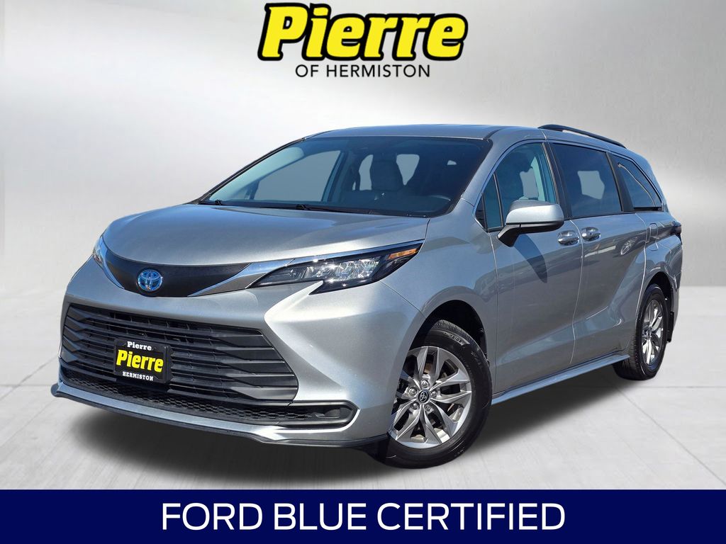 Silver 2024 Toyota Sienna LE 8-Passenger AWD Minivan All-Wheel Drive Continuously Variable Transmission