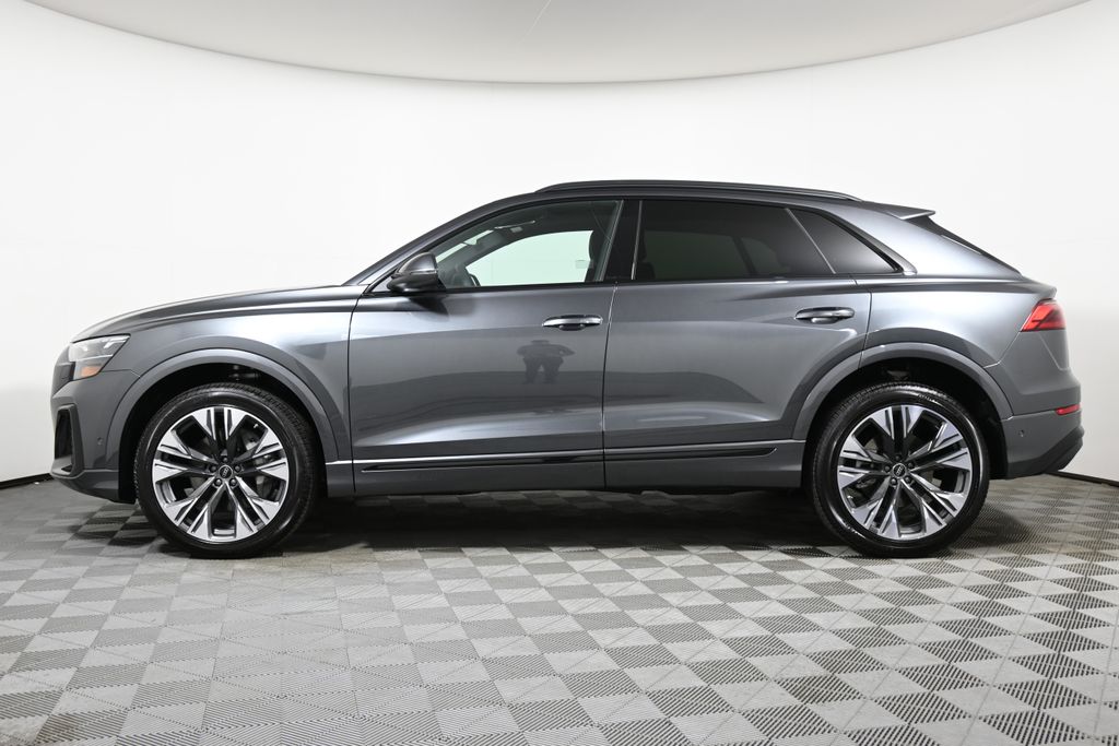 2025 Audi Q8  2