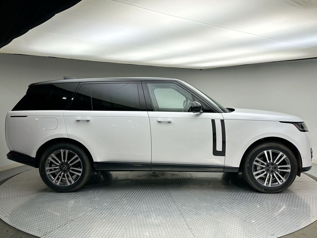Thumbnail: 2025 Land Rover Range Rover - 4