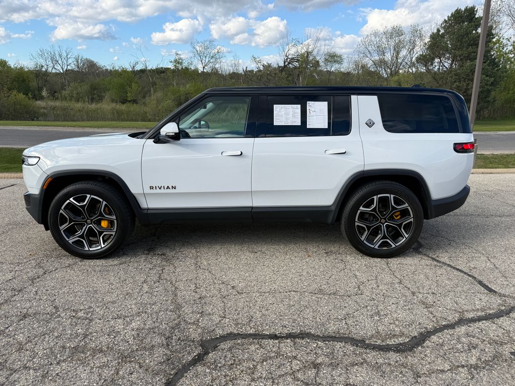 Rivian R1S