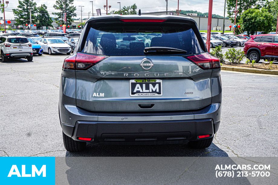 Used 2024 Gray Nissan S image 11