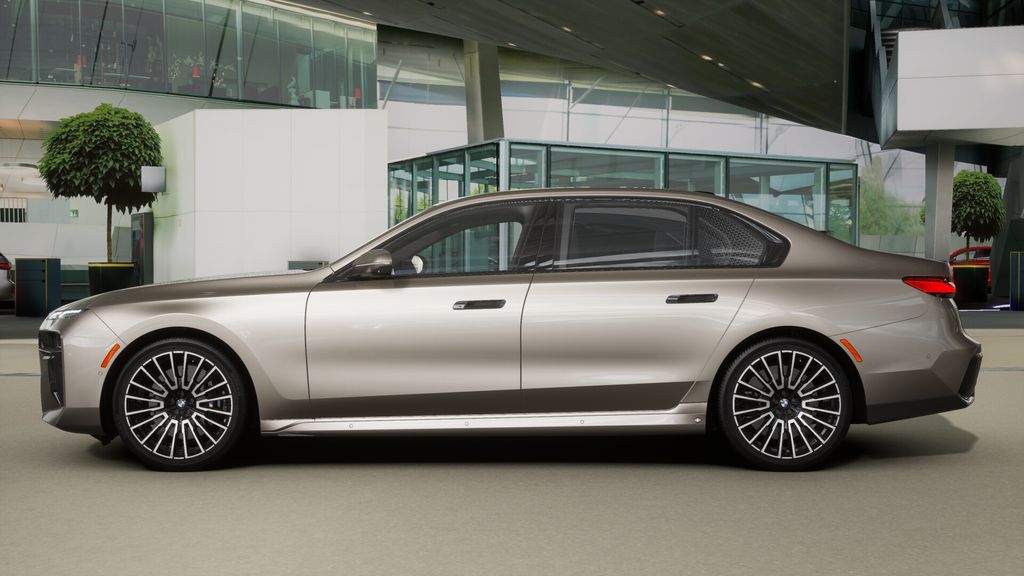 Thumbnail: 2025 BMW 7 Series - 4