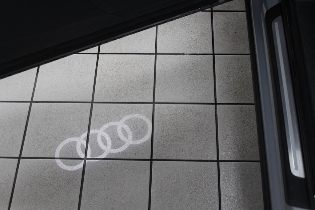 Thumbnail: 2019 Audi Q7 - 13