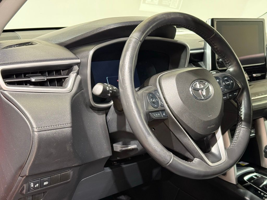 Thumbnail: 2023 Toyota Corolla Cross - 17