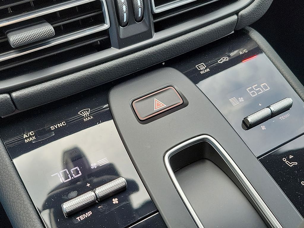 Thumbnail: 2025 Porsche Macan - 16