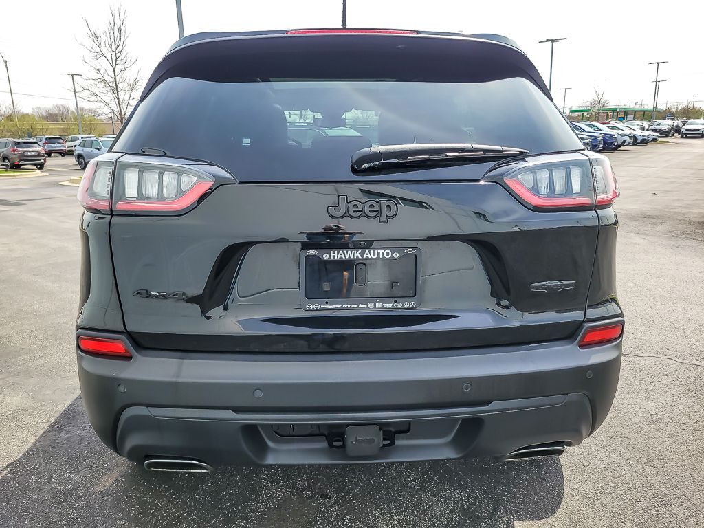 View vehicle photo 5