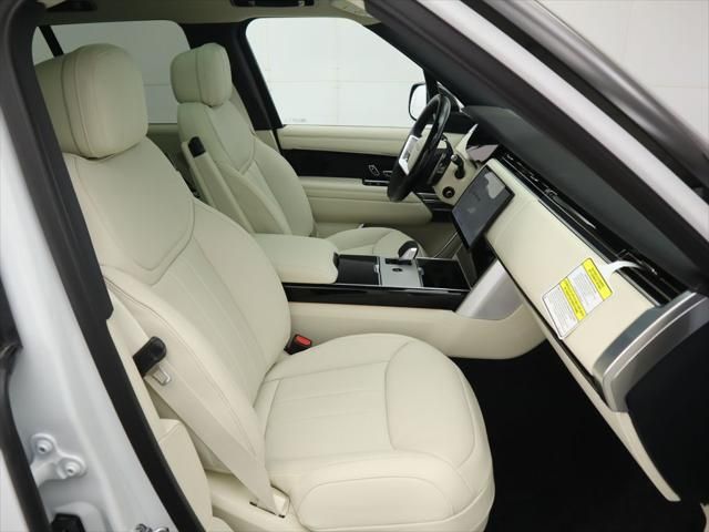 Thumbnail: 2025 Land Rover Range Rover - 22