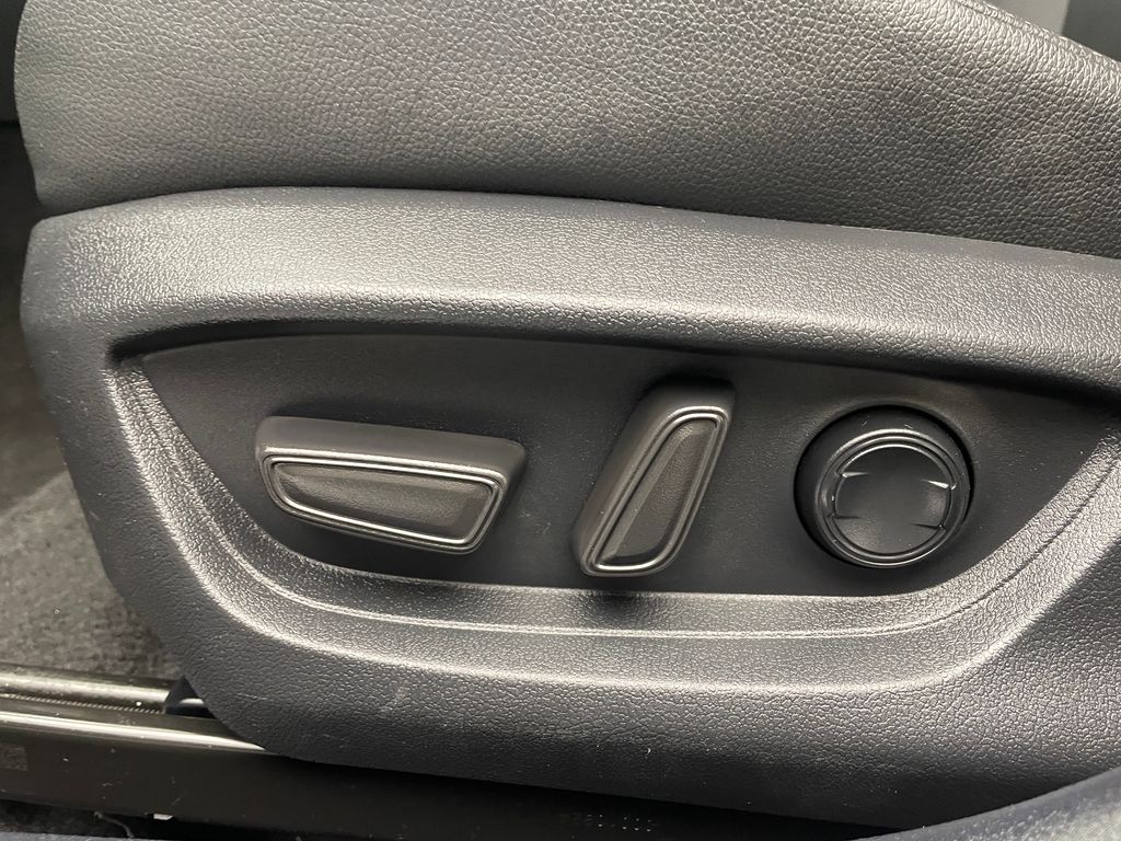 Thumbnail: 2025 Toyota Camry - 14