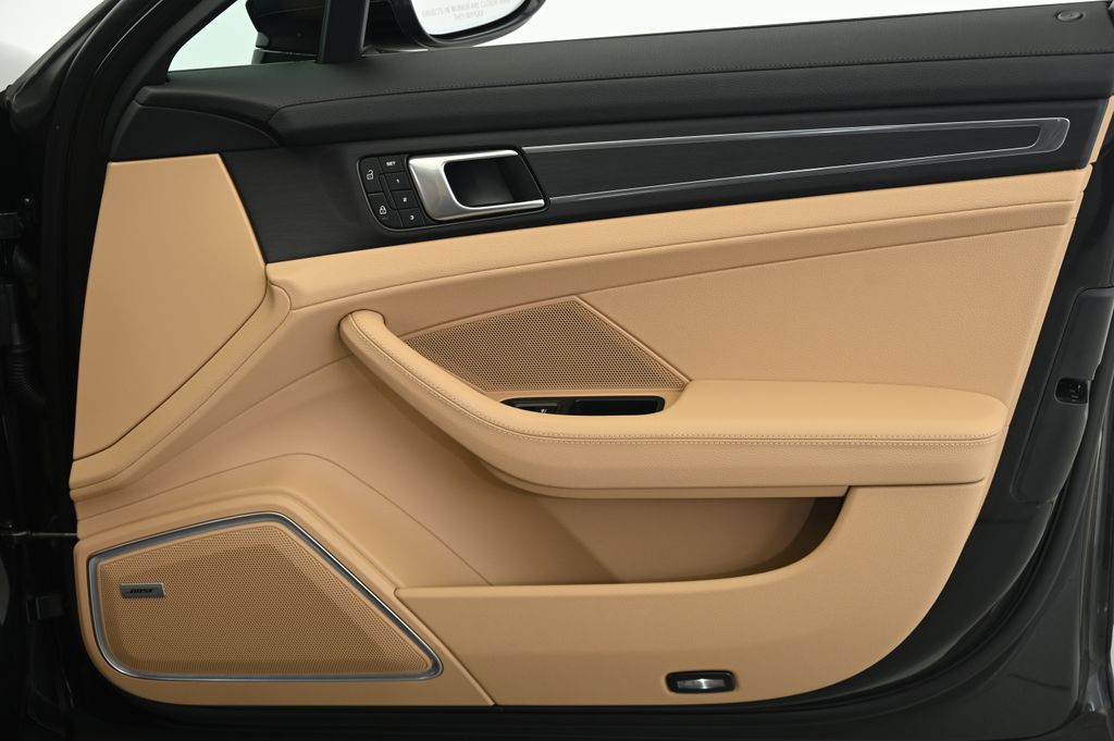 2022 Porsche Panamera Platinum 25