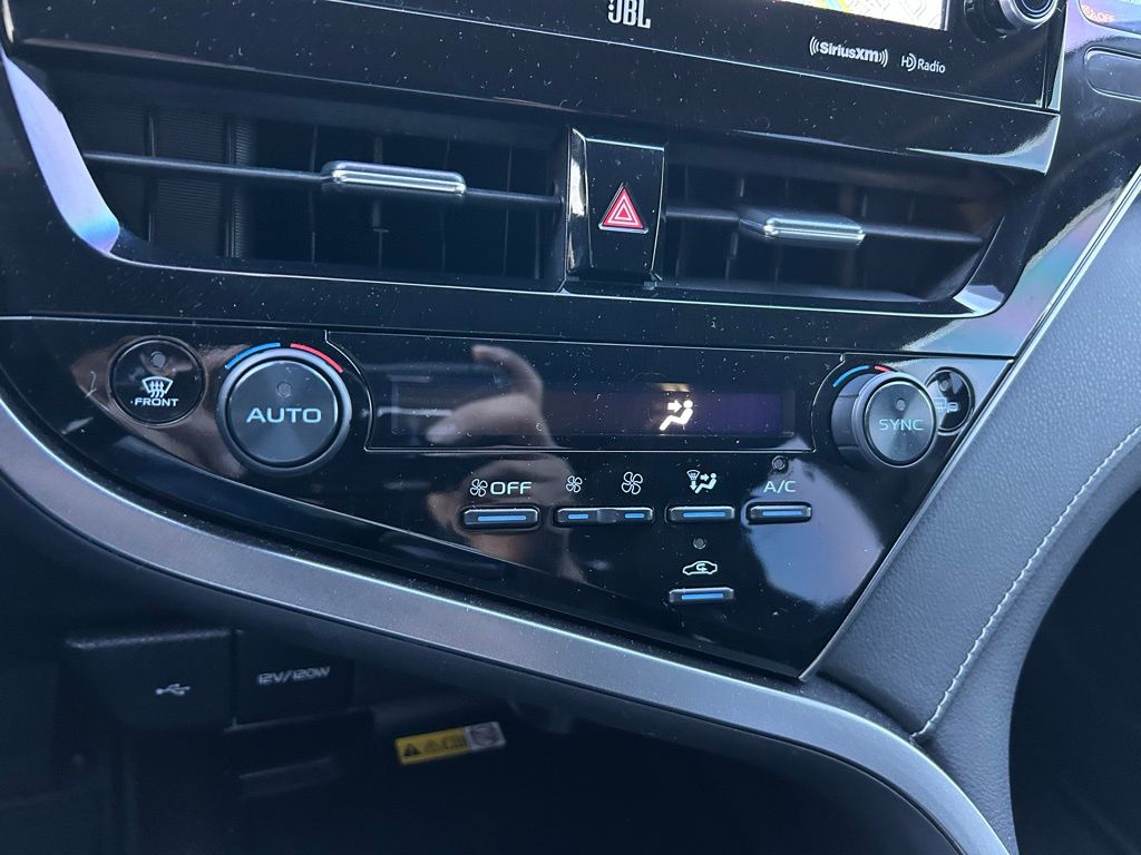 Thumbnail: 2022 Toyota Camry - 26