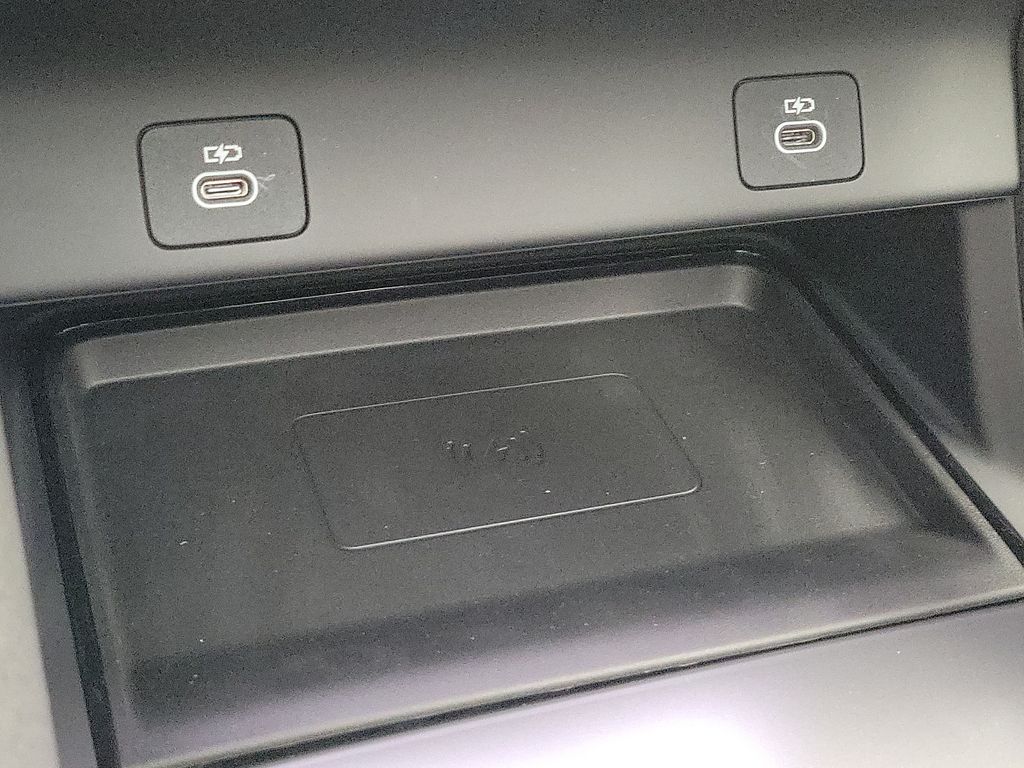 2024 Land Rover Discovery Sport S 14
