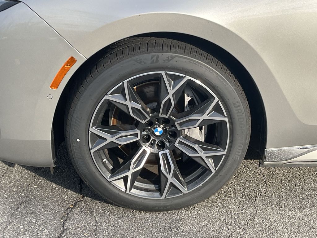 Thumbnail: 2026 BMW i7 - 10