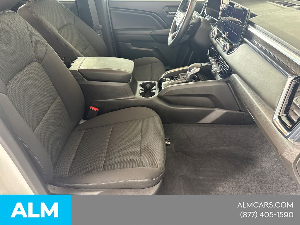 Used 2024 White GMC Elevation image 16