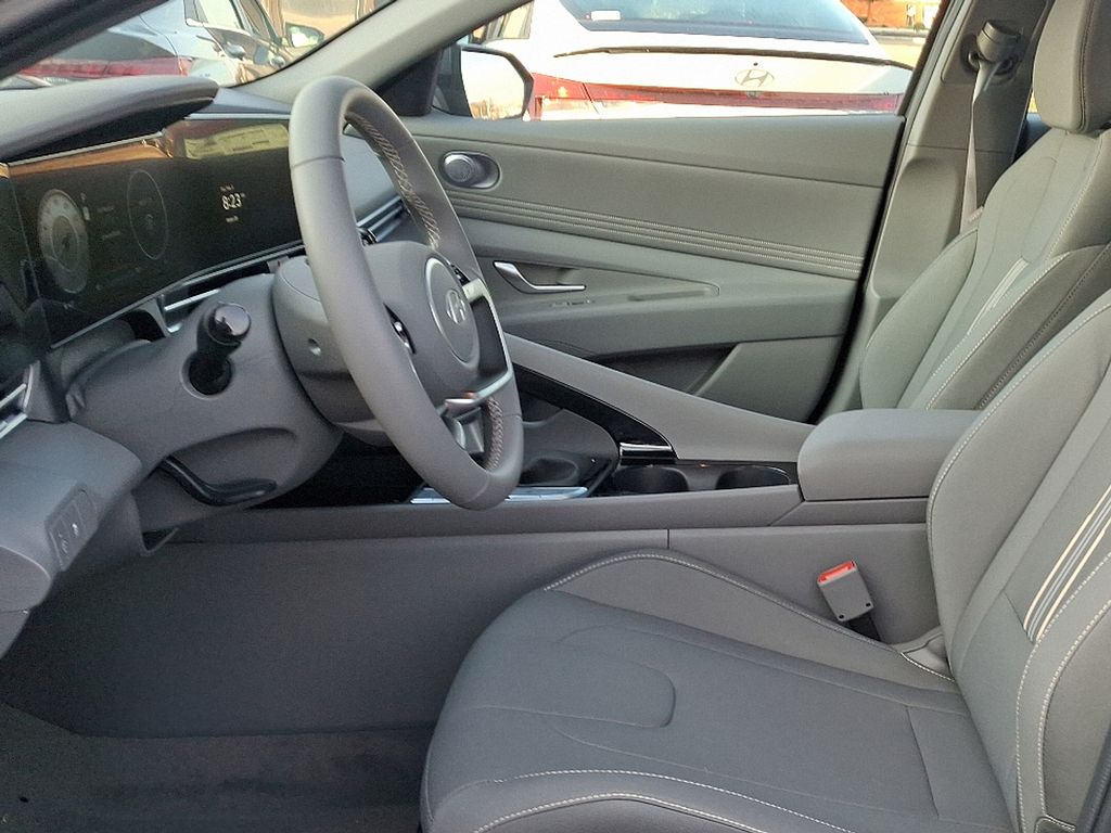 Thumbnail: 2025 Hyundai Elantra - 8