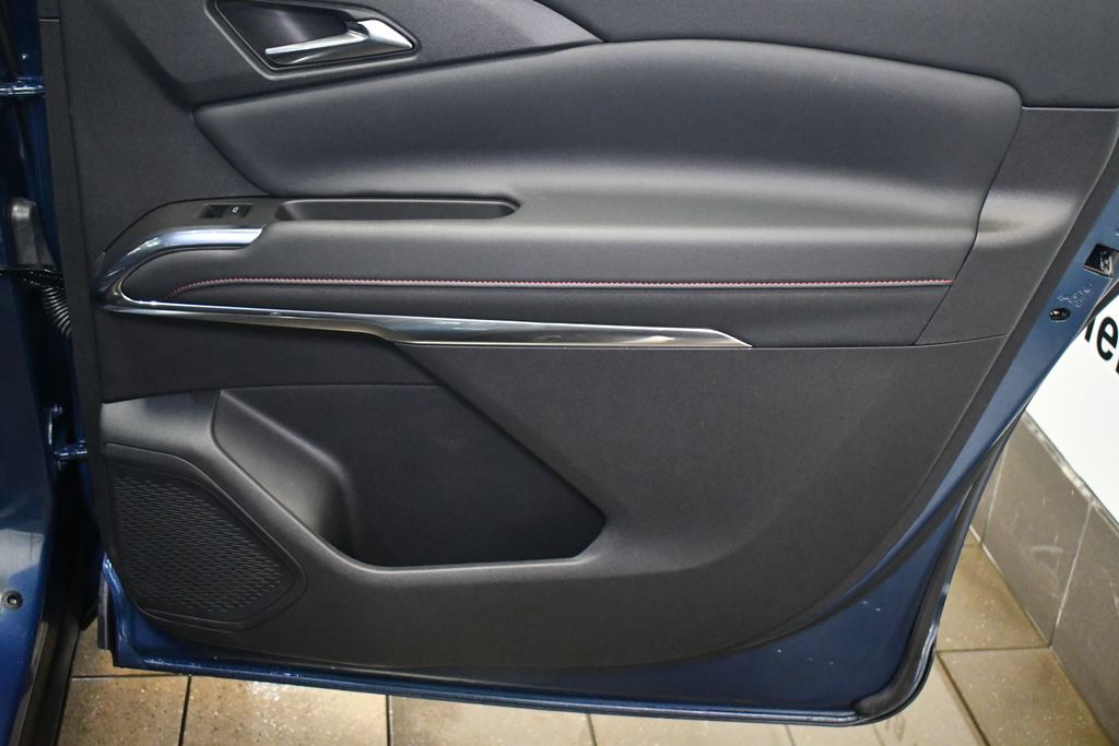 Thumbnail: 2025 Chevrolet Traverse - 28