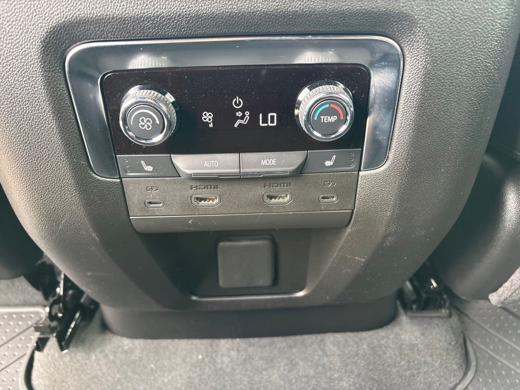 Used 2025 Chevrolet Suburban SUV