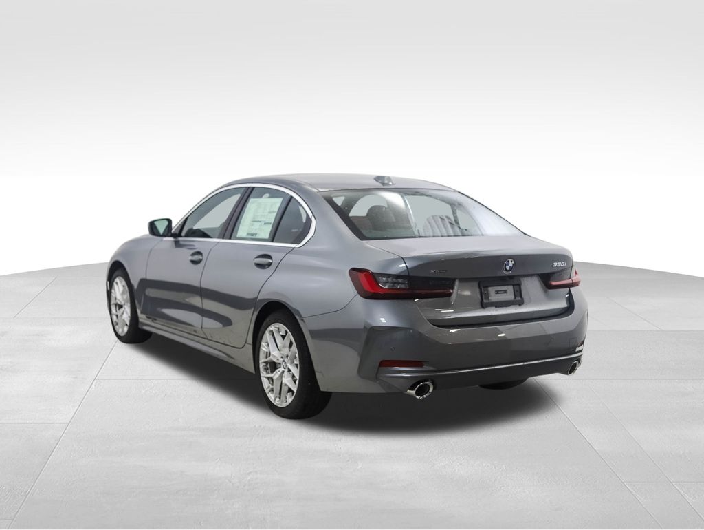 Thumbnail: 2025 BMW 3 Series - 3