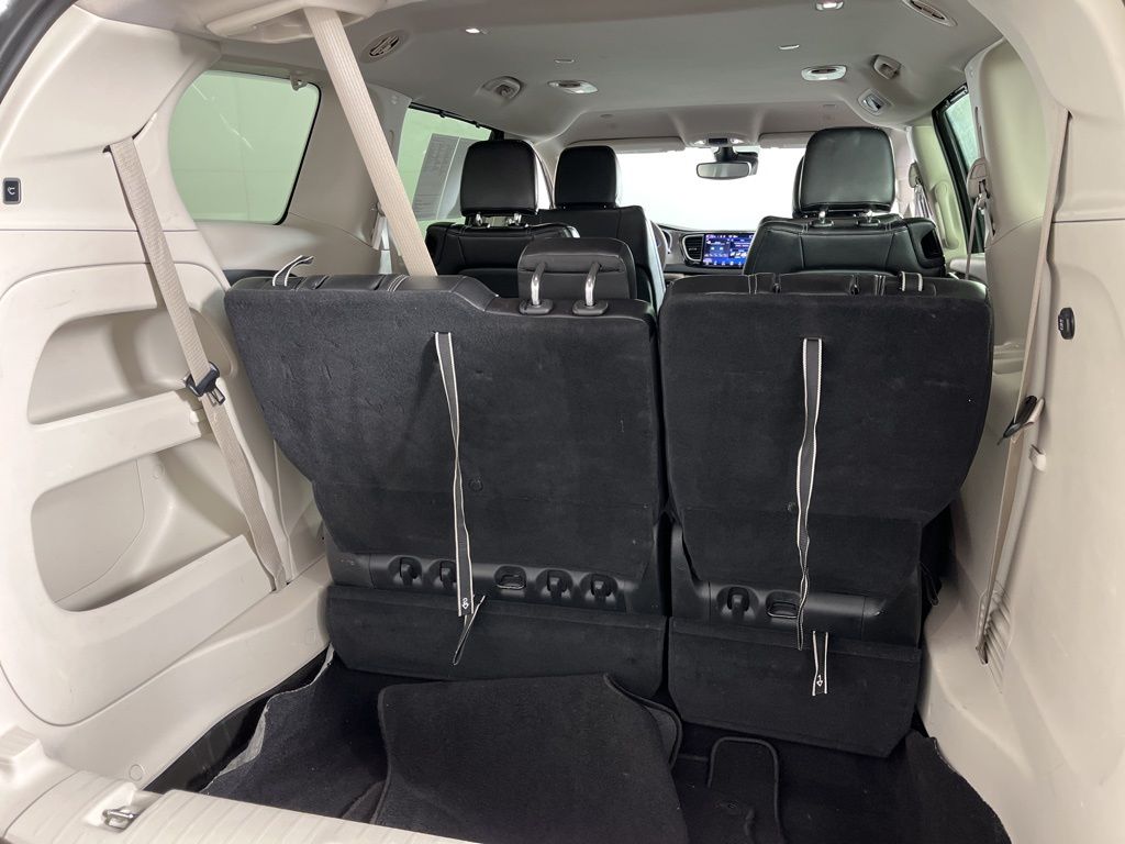 2023 Chrysler Pacifica Touring L 21