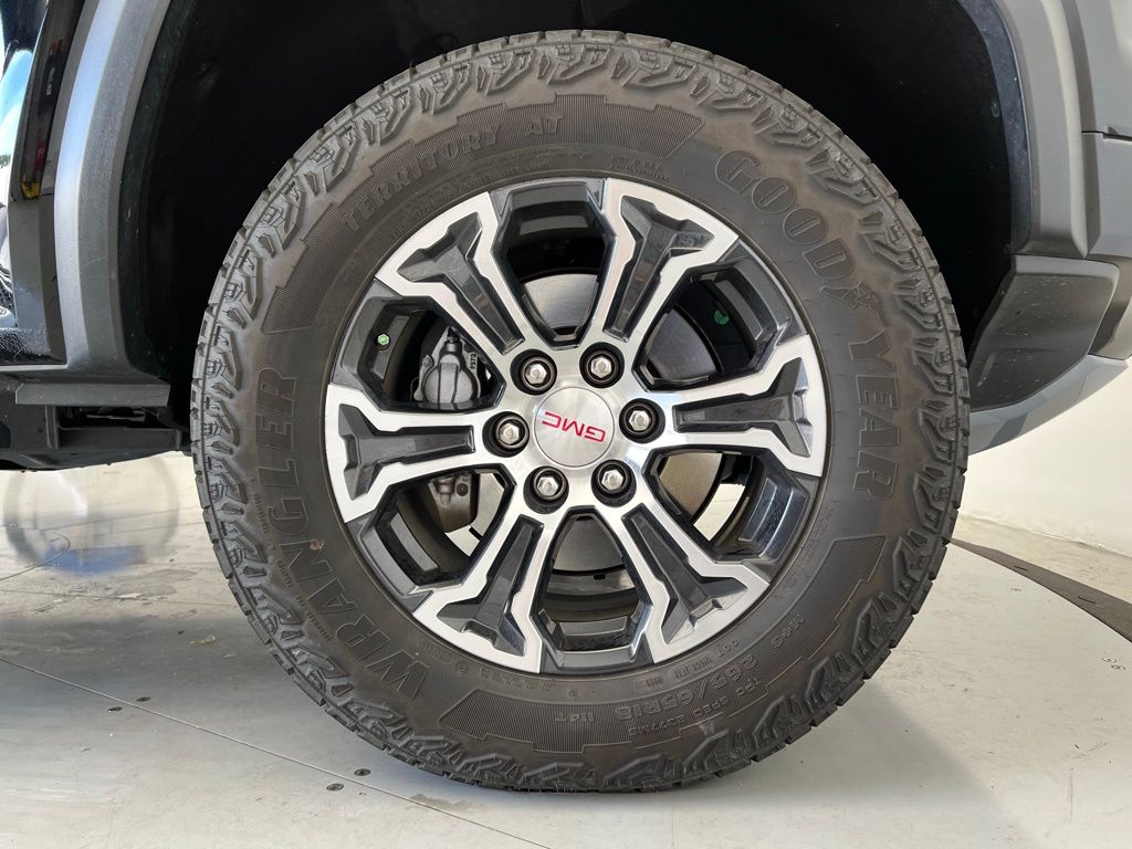 Thumbnail: 2023 GMC Canyon - 22