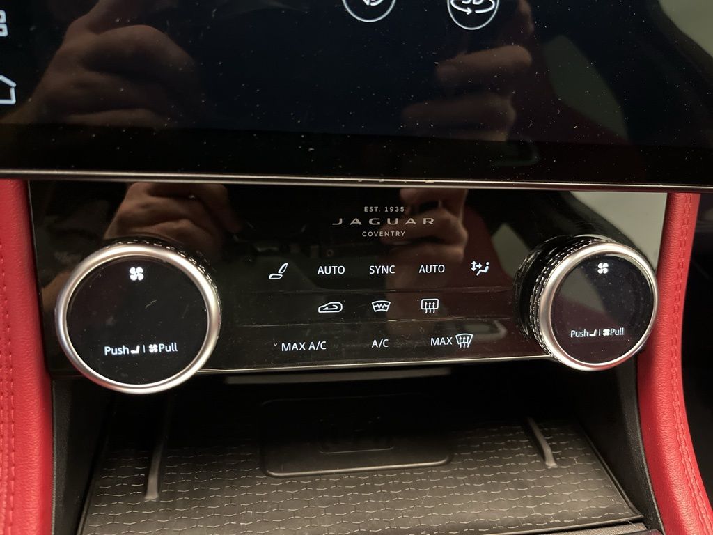 Thumbnail: 2021 Jaguar F-Pace - 19