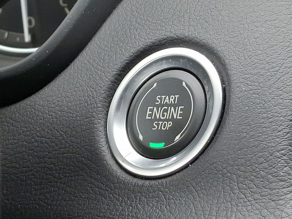 Thumbnail: 2022 Cadillac XT4 - 25