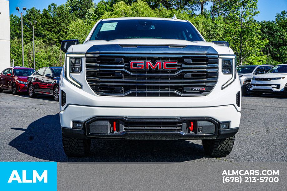 Used 2022 White GMC AT4 image 10