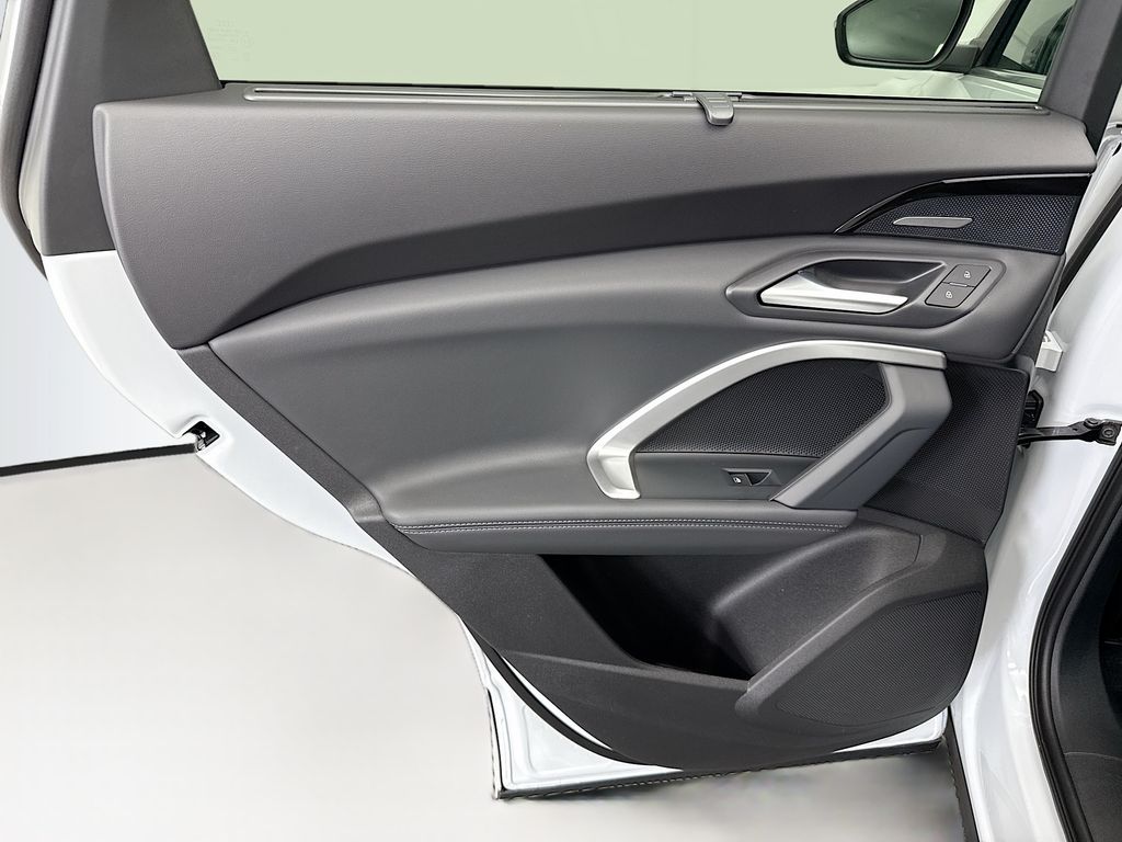 Thumbnail: 2025 Audi Q5 - 26