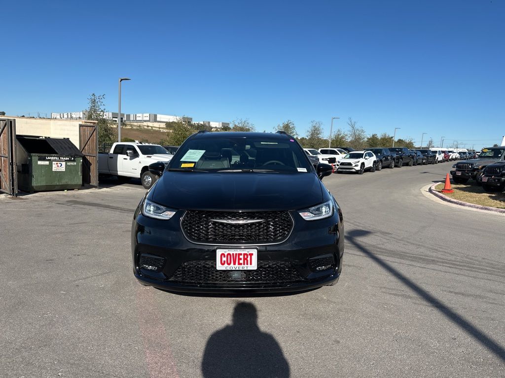 Used Car 2025 Chrysler Pacifica  Limited For Sale Under $40,000 In Austin, Texas