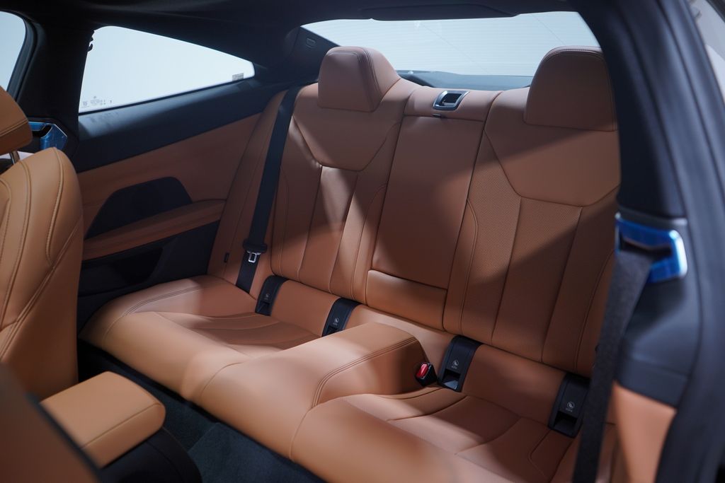 Thumbnail: 2026 BMW 4 Series - 9