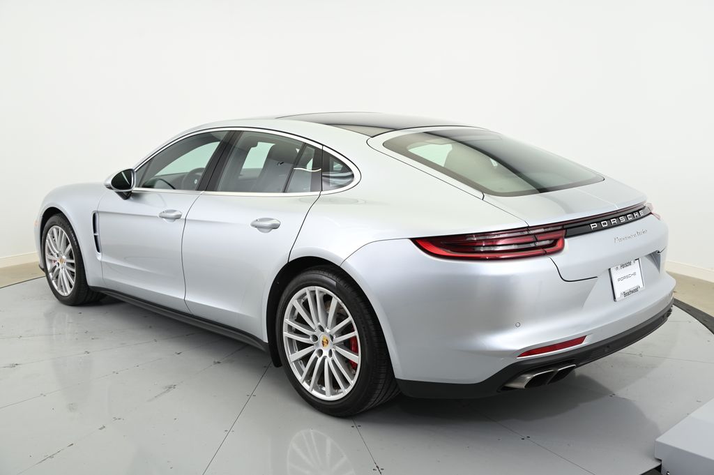 2017 Porsche Panamera Turbo 8