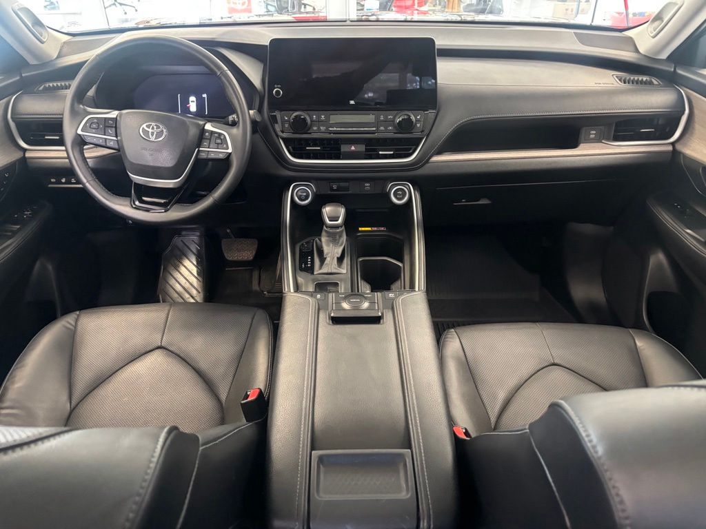 2024 Toyota Grand Highlander Limited - Photo 23