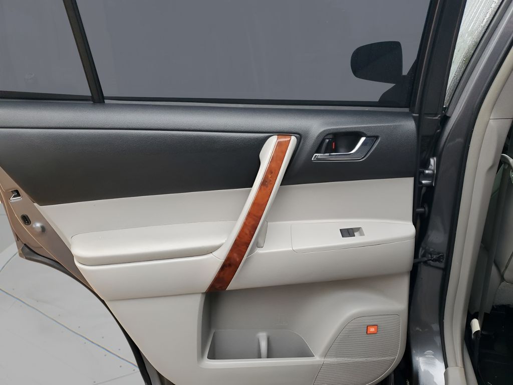 Used Car 2012 Toyota Highlander  Limited For Sale Under $12,000 In Austin, Texas