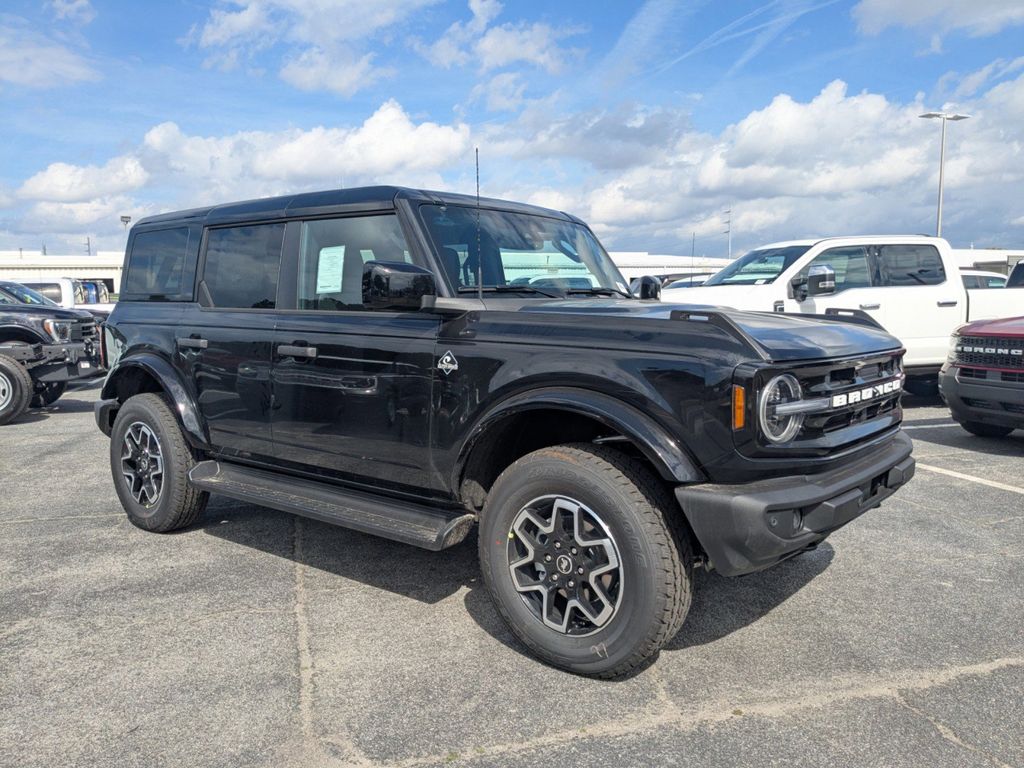 2026 Ford Bronco Outer Banks