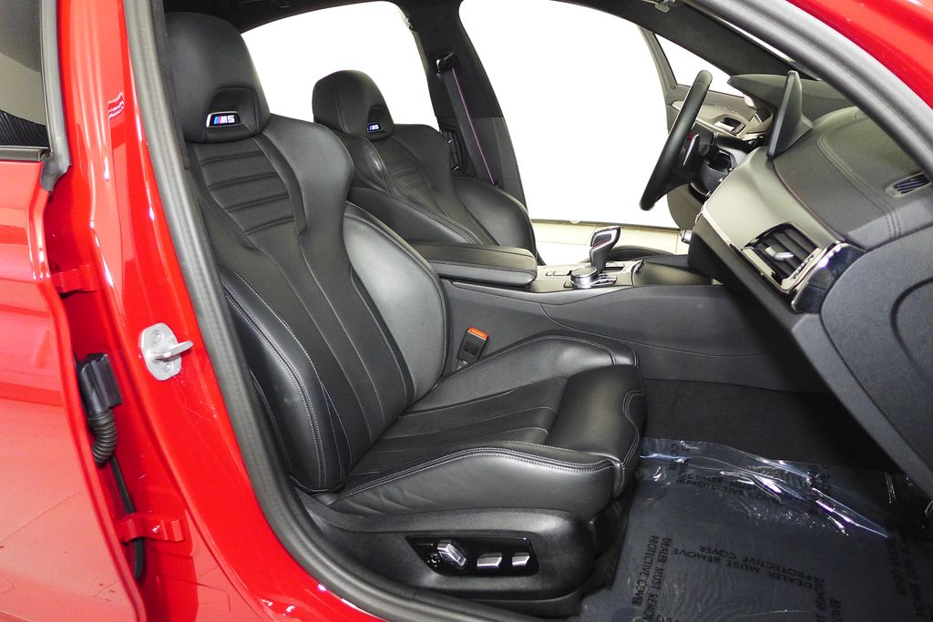 Thumbnail: 2023 BMW M5 - 19