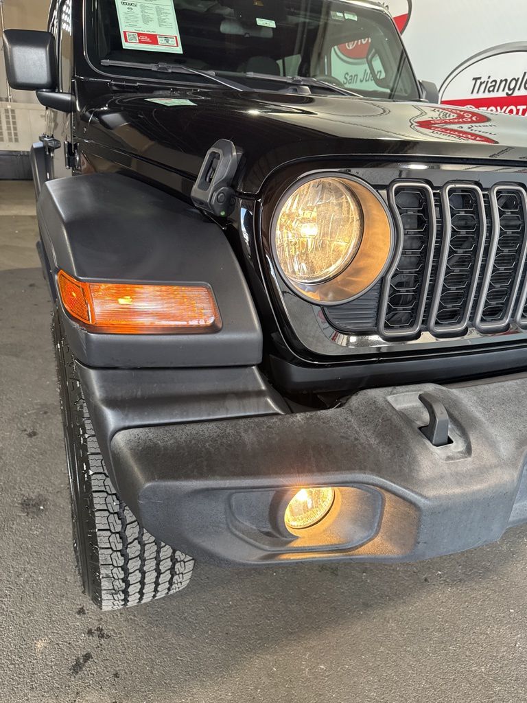 Thumbnail: 2024 Jeep Wrangler - 16