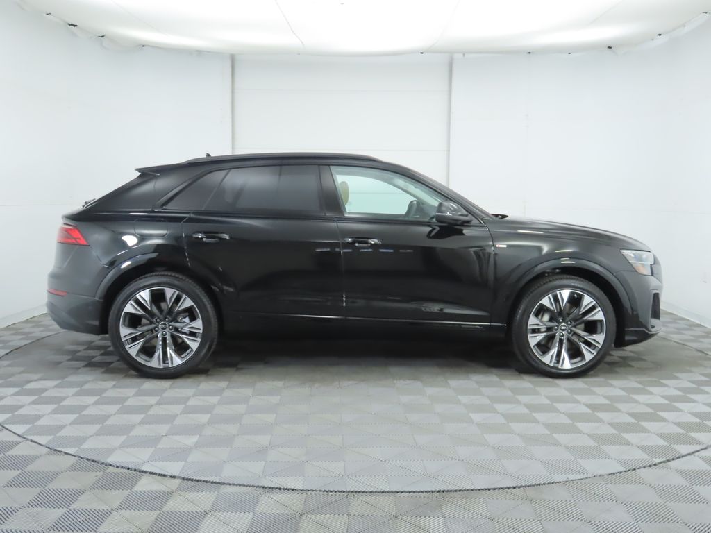 Thumbnail: 2025 Audi Q8 - 4