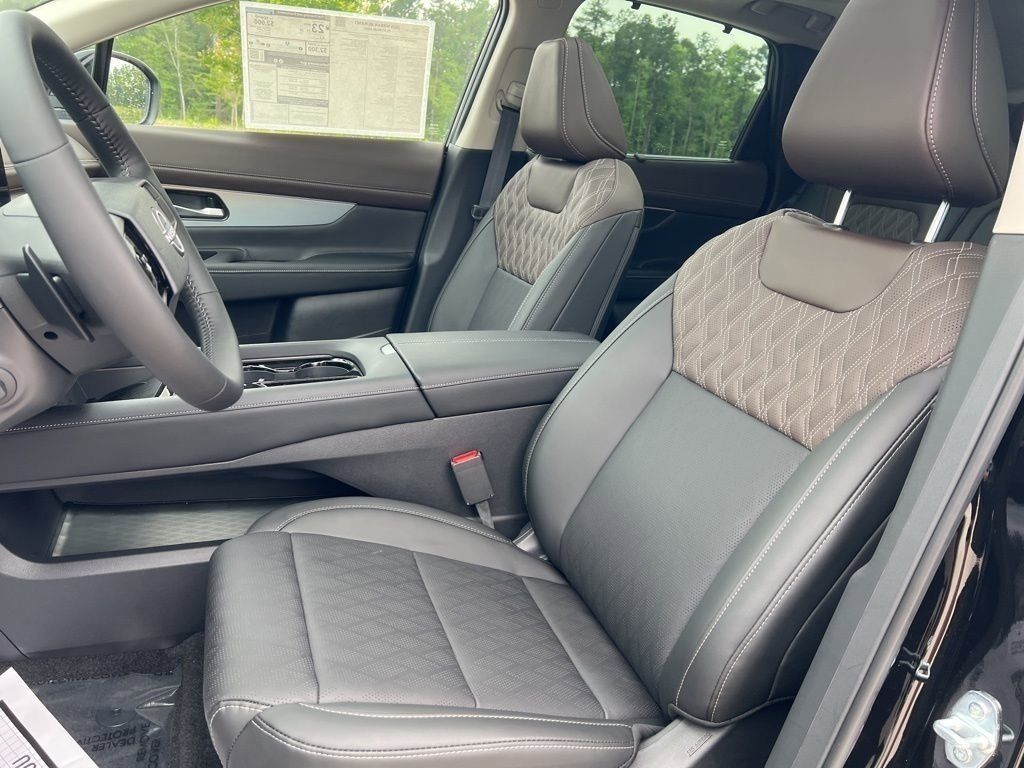 2025 Super Black Nissan Murano Platinum AWD SUV