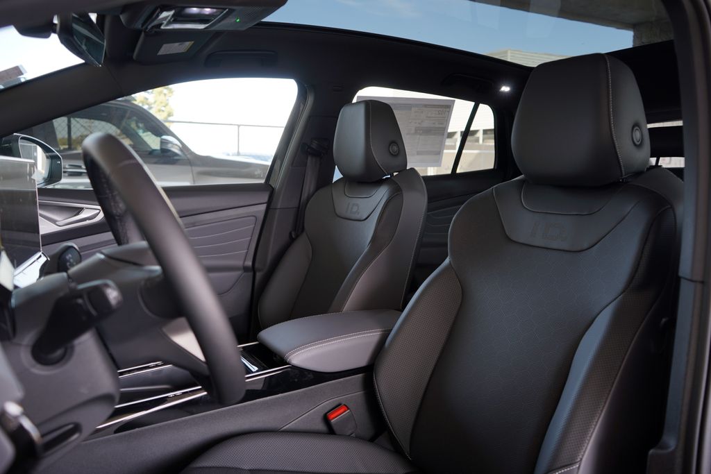 2025 Volkswagen ID.4 Pro S 7