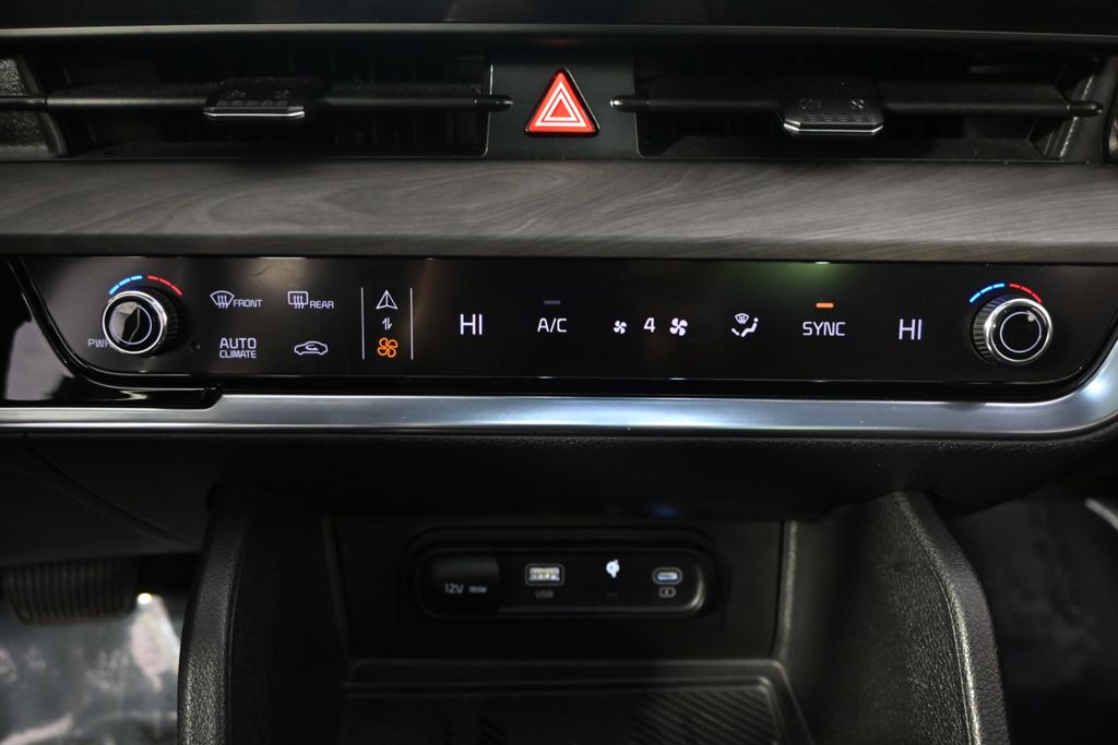 Used 2024 White Kia X-Line image 30