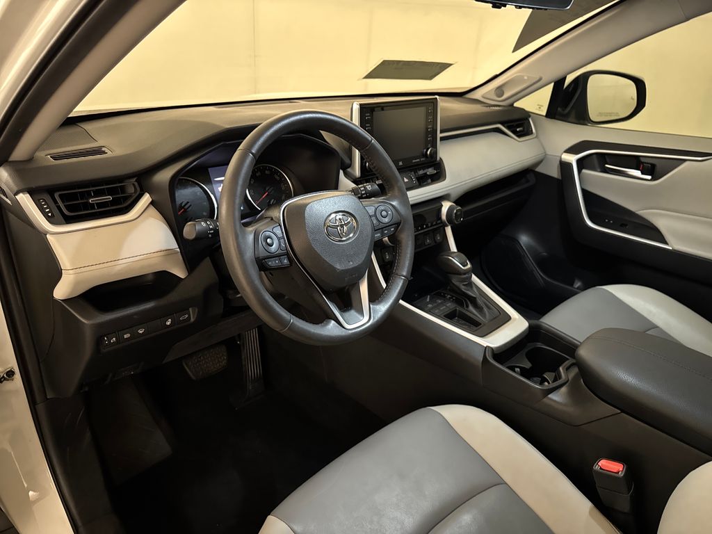 Certified Used 2020 White Toyota XLE Premium image 6