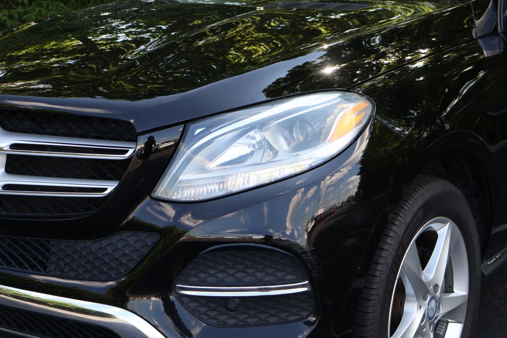 Thumbnail: 2016 Mercedes-Benz GLE - 3