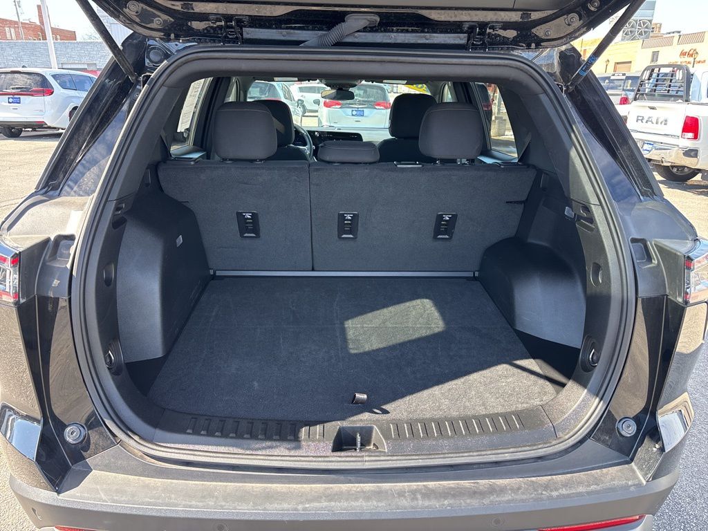 Used 2025 Chevrolet Equinox SUV