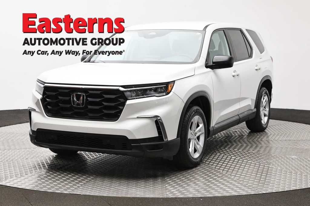 White 2023 Honda Pilot LX AWD SUV / Crossover All-Wheel Drive Automatic